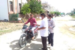 Mask distribution on Rajiv Gandhi Punyatithi