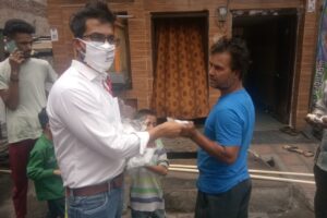 Mask distribution in Ward 18