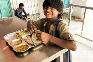 Swabhiman Bhoj Brings Smile on the Faces of Children by Serving Meals at Re 1